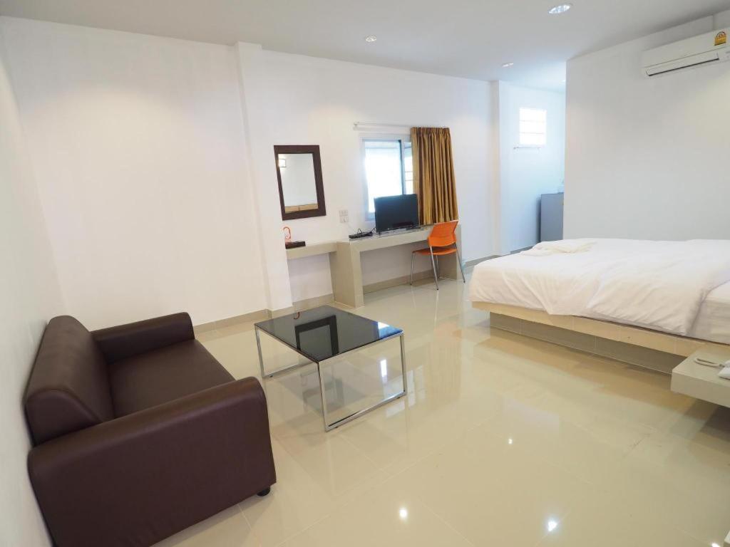 The Phant Hotel Surin Exterior photo