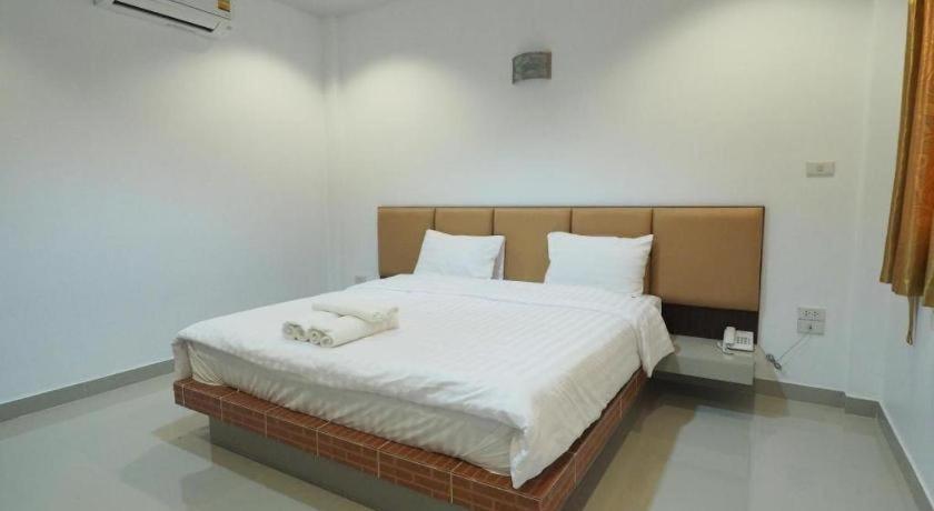 The Phant Hotel Surin Exterior photo